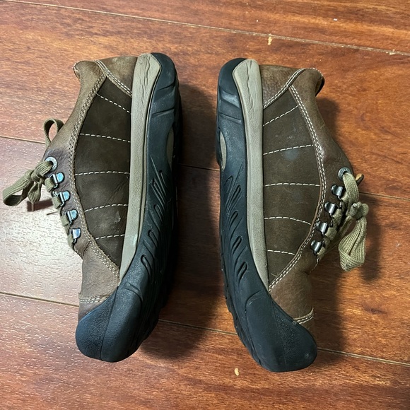 KEEN Presidio Brown Women’s Walking/Hiking Shoes EUC - Picture 3 of 5